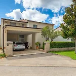 Nona\'S Garden Apartment